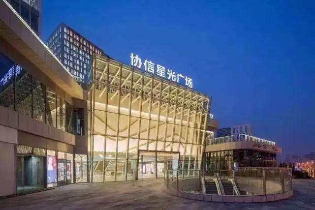 分别位于大宁国际商业广场西广场(大润发东侧)和上海协信星光广场南里