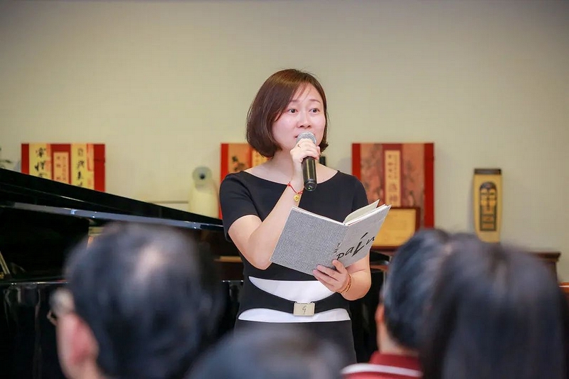 沙龙成员张逸群朗诵著名作家赵丽宏诗集《疼痛》